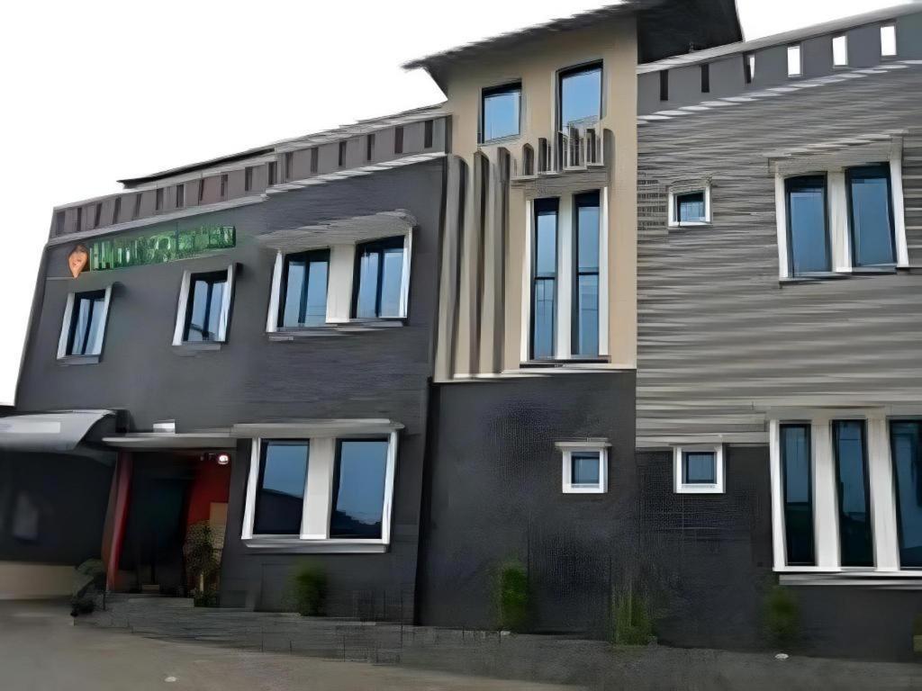 Hotel Khalista Purwakarta Exterior photo